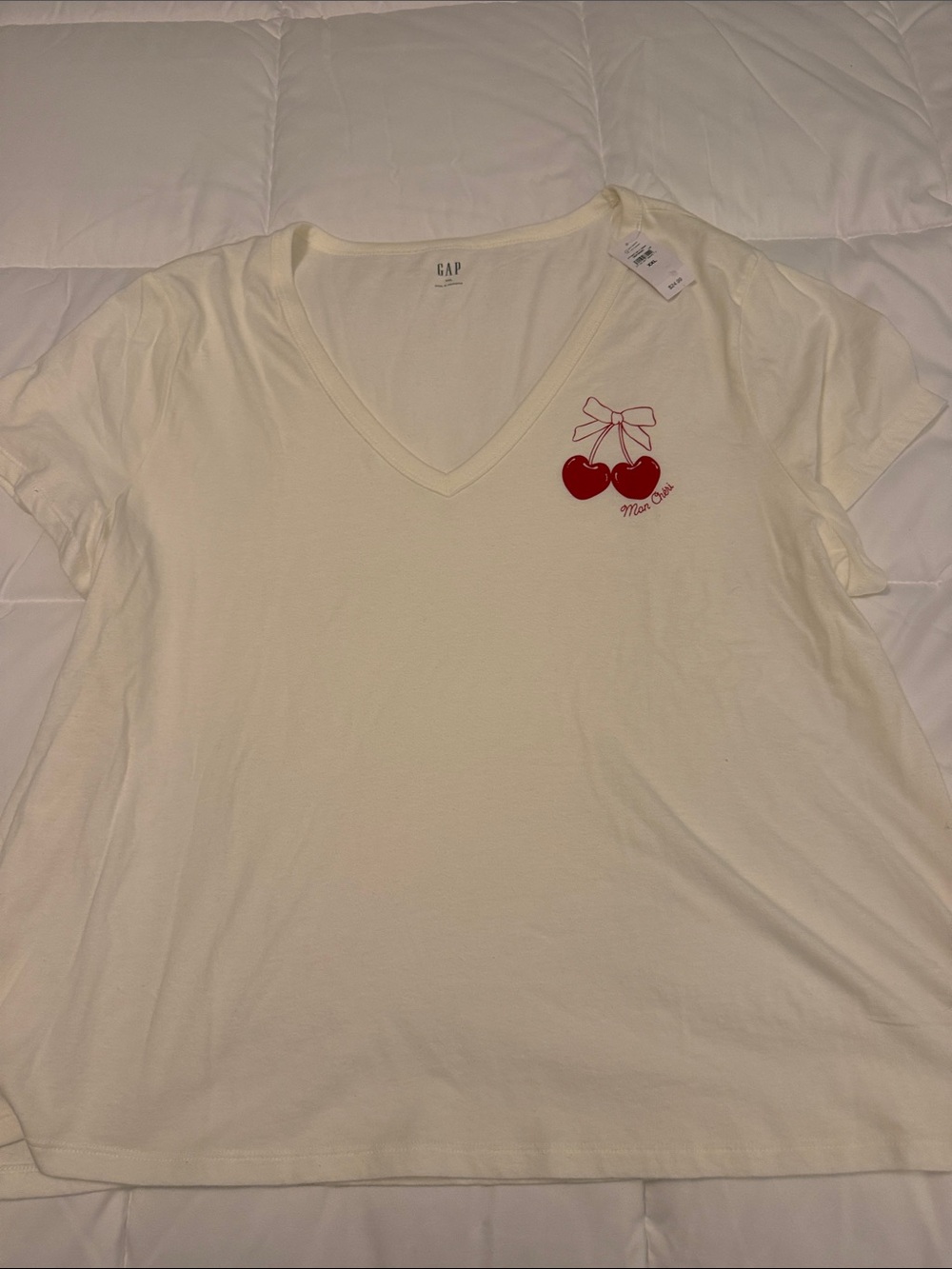 GAP women’s Cream V-Neck Tee with Red Cherry Motif NWT Size XXL